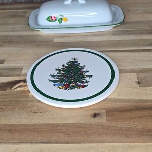 Yamaka Christmas Tree Butter Dish & Trivet Set White Green Stoneware Holiday